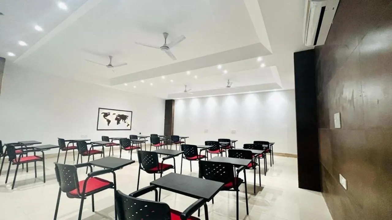 *** Ξενοδοχείο Bluo Studio4 Dlf Cybercity - Balcony, Gym Tt, Lift Γκουργκάον Ινδία